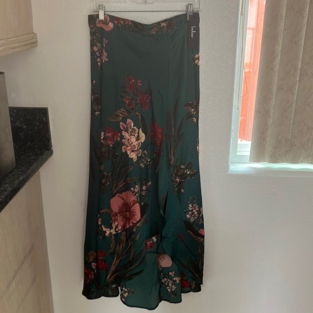 BNWT Lulus satin long skirt w/slit.